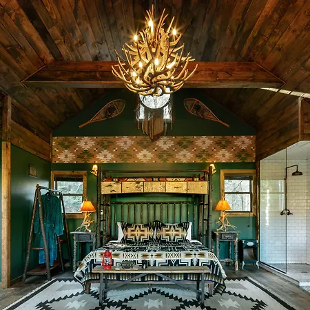 Urban Cowboy Lodge-3