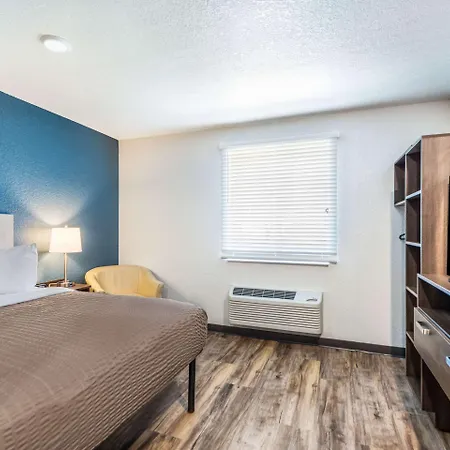 Woodspring Suites Bradenton-2