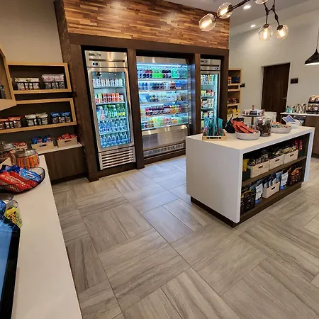 La Quinta Inn & Suites By Wyndham Pflugerville-2