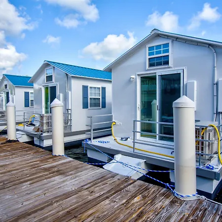 Yacht Haven-3