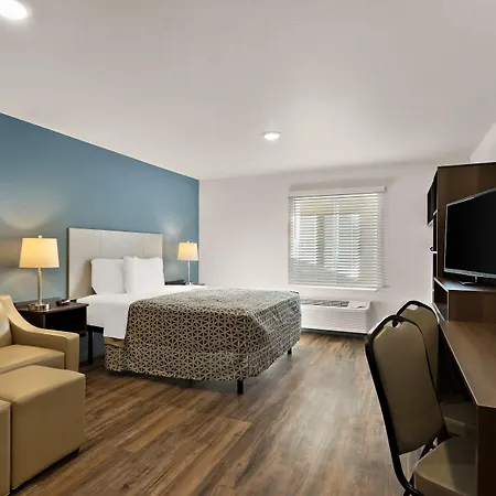 Woodspring Suites Fort Collins-2