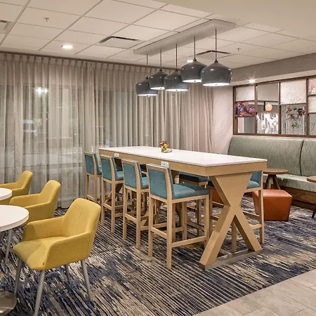 Hampton Inn Columbus-3