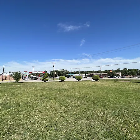 Great Western Inn & Suites-2