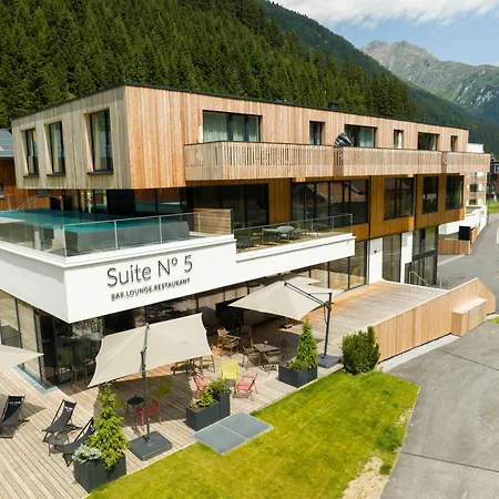All-Suite Resort Paznaun Silvretta Premium Card Ende Juni bis Anfang Oktober inkludiert-2