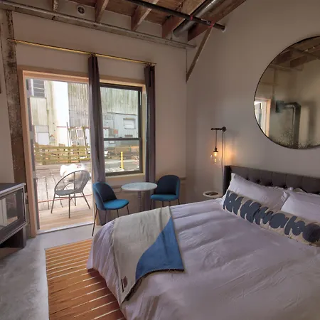 Bowline Hotel-2