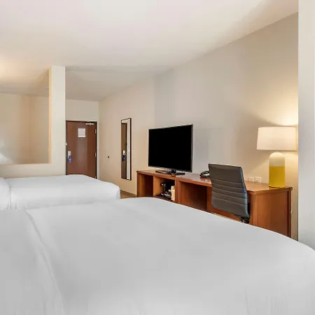 Comfort Inn & Suites Bennett-3