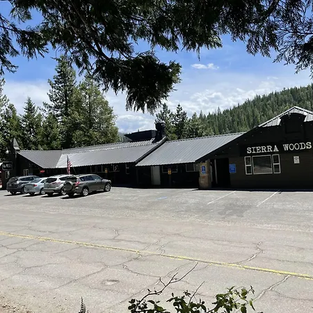 Sierra Woods Lodge-3