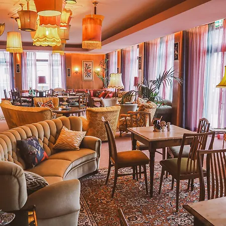 Tante ALMA's Mülheimer Hotel-3