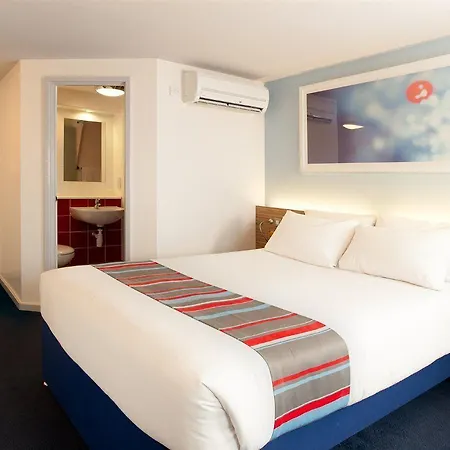 Travelodge Sunbury M3-3