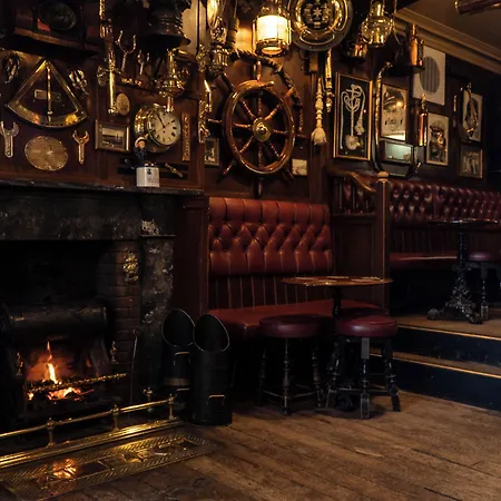 The Olde Ship Inn-3