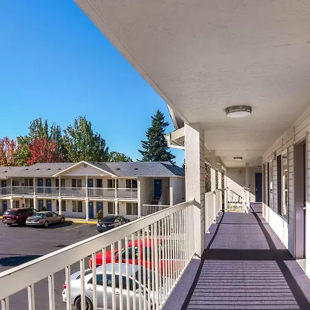 Motel 6 Portland Mall - 205-3