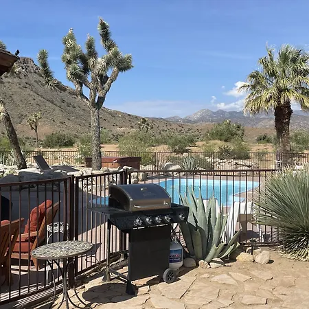 Starlight Boutique Hotel Pioneertown-3
