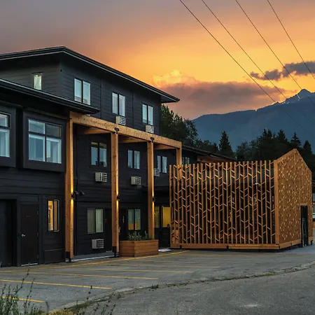 Gravity Haus Revelstoke-2