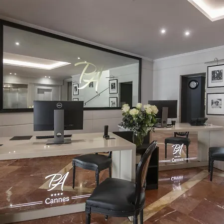 Best Western Premier Le Patio Des Artistes Wellness Jacuzzi-3