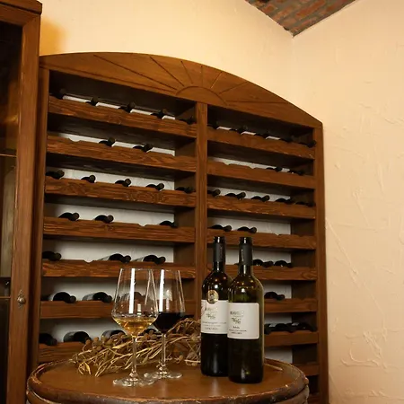 Toeroek Rooms, Bistro & Wellness-3