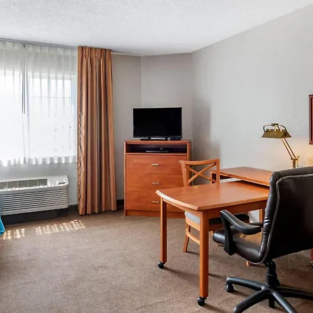 Mainstay Suites Emporia-3
