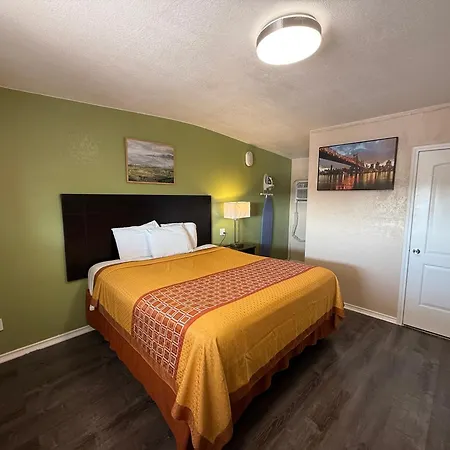 Executive Inn & Kitchenette Suites-Eagle Pass-2