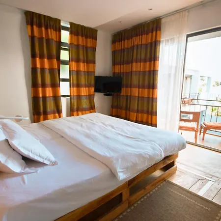Villa Alizée Boutique Hotel - Idéal Couples&Pros - Rooftop - Parking privé - 10min Port-Louis-3