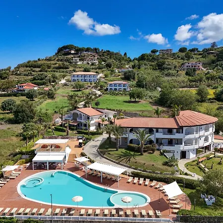 LUZIA AGRIRESORT - Piscina Panoramica e vista Mare a Capo Vaticano-3