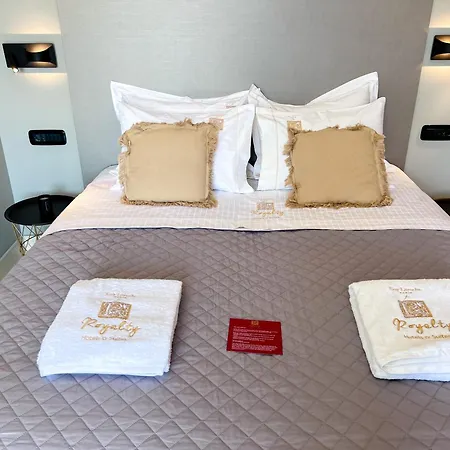 Royalty Suites Psyrri-2