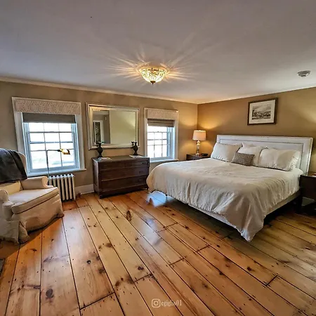 Cromwell Manor Inn-2