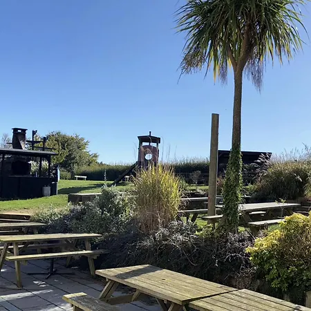 The Eelsfoot Inn-2