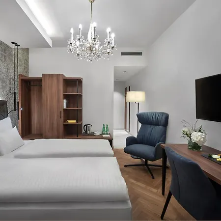 Hotel Schwarzer Adler Innsbruck-2