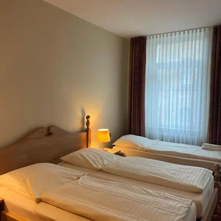 Hotel Kronprinz Garni-3