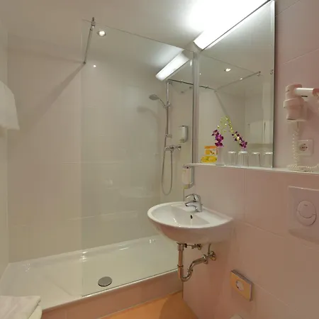 Hotel Berlin Lichtenberg-3