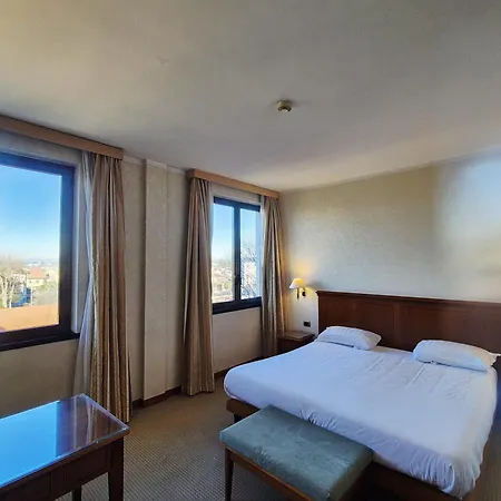 Hotel Excelsior Magenta-3