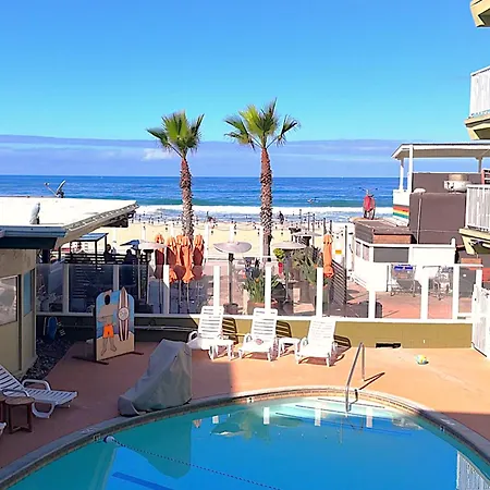 Surfer Beach Hotel-3