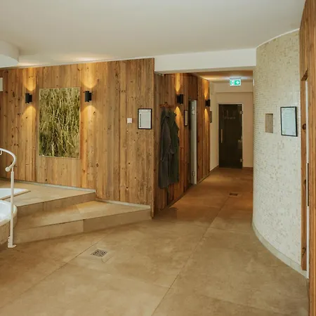 Waldhotel Kreuztanne-2