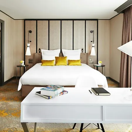 Renaissance Paris La Defense Hotel-3