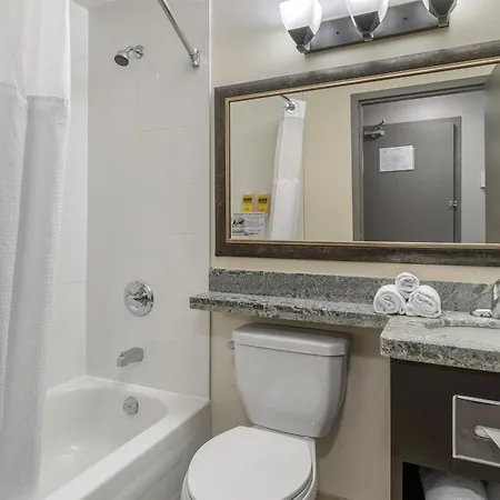 Best Western Plus Chocolate Lake Hotel - Halifax-2