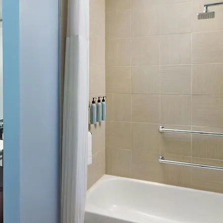 Courtyard By Marriott New Orleans French Quarter/Iberville-3