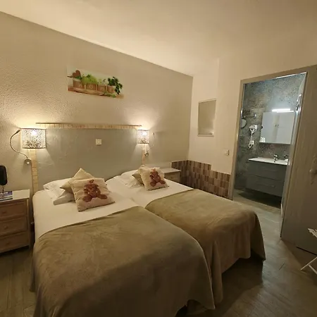 Auberge Des Pins-2