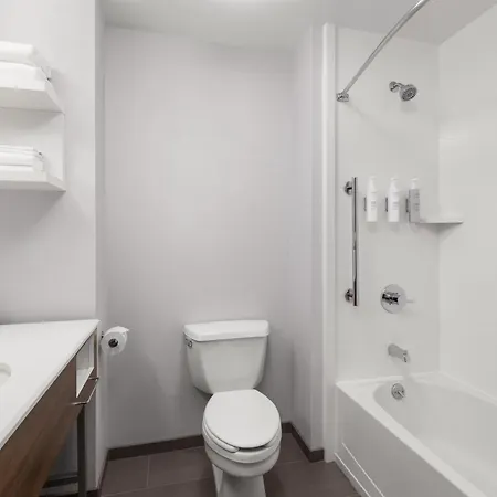 Hampton Inn Majestic Chicago Theatre District-2