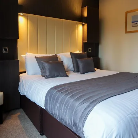 Arden Hotel And Leisure Club-3