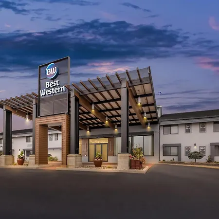 Best Western West Towne Suites-3