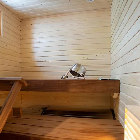 Kakslauttanen Arctic Resort - Igloos And Chalets-3