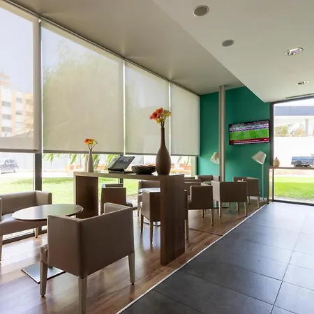 Travelodge Málaga Airport-2