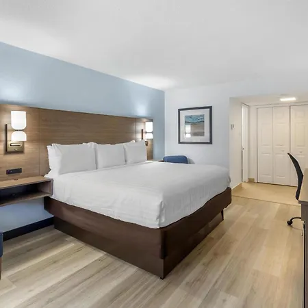 Best Western Palm Beach Lakes-3