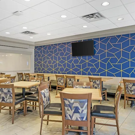Best Western Plus Pembina Inn & Suites-2