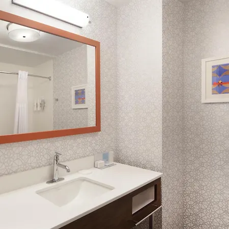 Hampton Inn & Suites Cleveland-Mentor-3