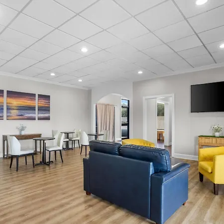 Days Inn By Wyndham Adel I-75-3
