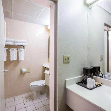 Super 8 By Wyndham Macon Ga-3