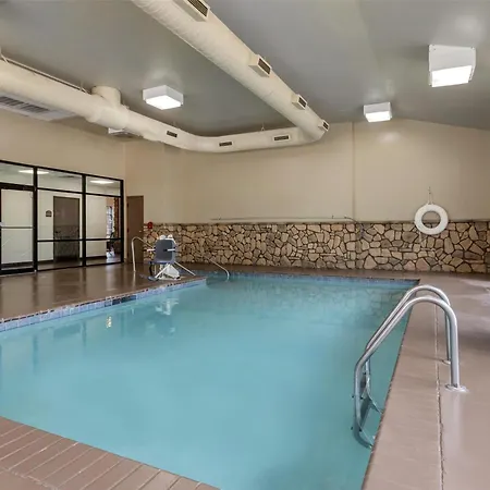 Best Western Plus Cimarron Hotel & Suites-3