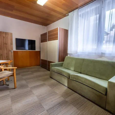 Hotel FIS-3