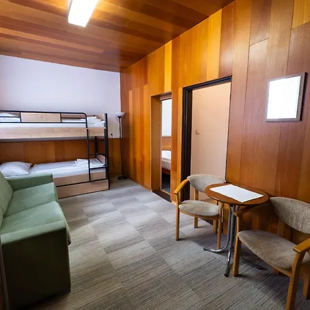 Hotel FIS-2