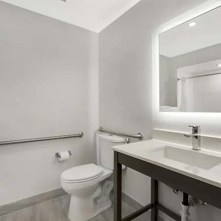 Best Western Plus First Coast Inn And Suites-3